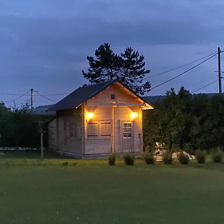 Des Coteaux Campsite *